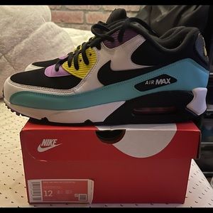 Nike Air Max 90 Essential